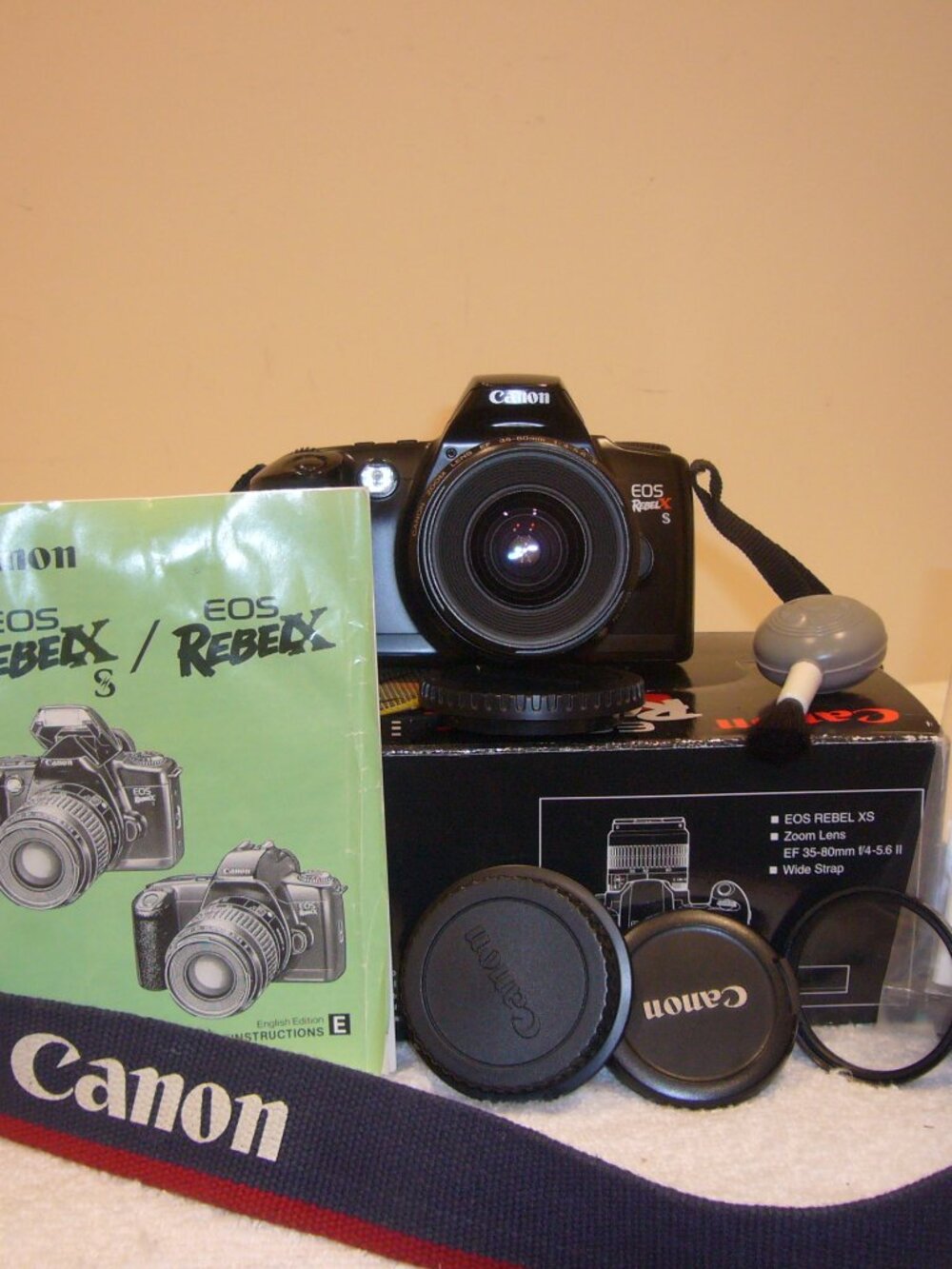 Canon EOS Rebel X S Camera Kit EF 35-80mm f/4-5.6 II Lens, Strap EXCELLENT COND!